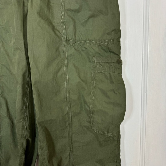 Aritzia TNA Explore Parachute Jogger Cargo Pants - Picture 8 of 10